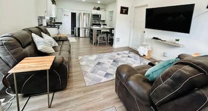 Modern Central Blackfoot Living