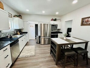 Private kitchen - Modern Central Blackfoot Living (Blackfoot)
