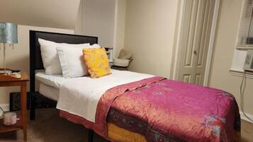 2 bedrooms, desk, iron/ironing board, free WiFi