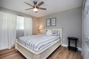 2 bedrooms, iron/ironing board, free WiFi, bed sheets