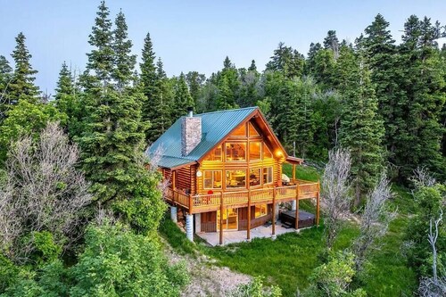 Aspen - Modern Log Cabin