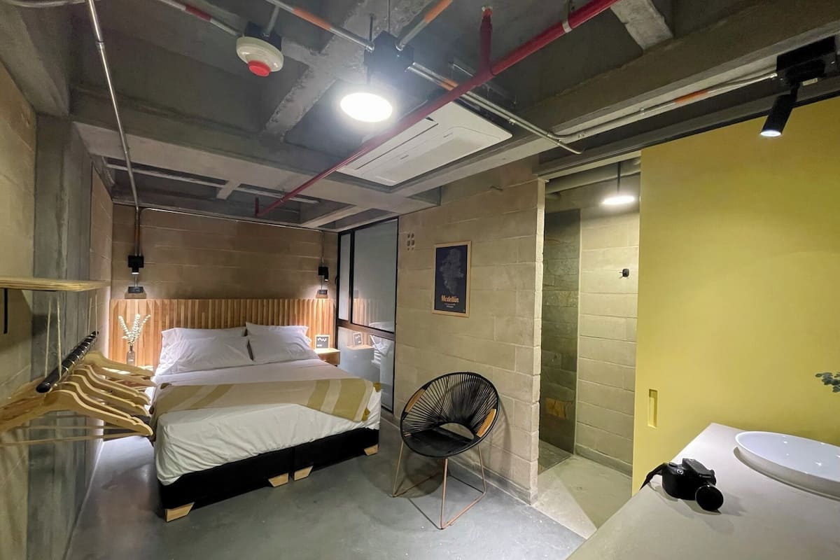 Camera doppia, 1 camera da letto | Tende oscuranti, Wi-Fi gratuito, lenzuola
