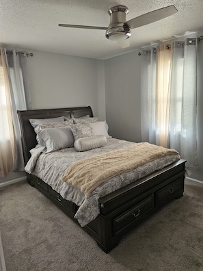 4 bedrooms, iron/ironing board, free WiFi, bed sheets