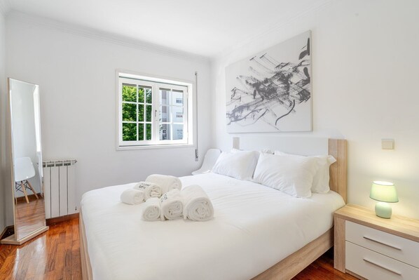 3 chambres, fer et planche à repasser, accès Internet, draps fournis