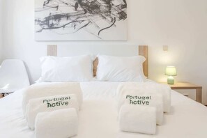 3 habitaciones, escritorio, tabla de planchar con plancha y wifi 