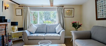 Black Tiles - Two Bedroom House, Sleeps 4