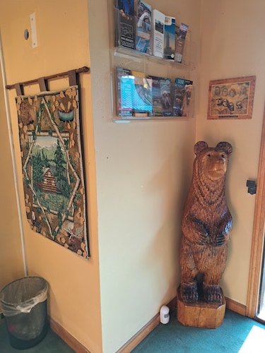 The Woodsman Country Lodge