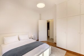 1 Schlafzimmer, Bügeleisen/Bügelbrett