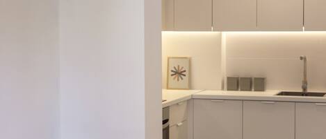 Fridge, microwave, coffee/tea maker, electric kettle