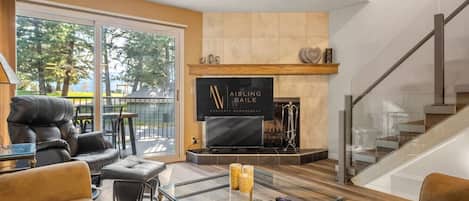Smart TV, fireplace, table football, ping pong
