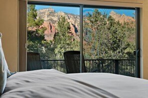 3 bedrooms, iron/ironing board, WiFi, bed sheets - Luxury Uptown Sedona home w UNBLOCKABLE views (Sedona)