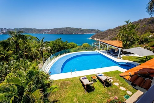 Joya de Pichilingue - Villa con piscina