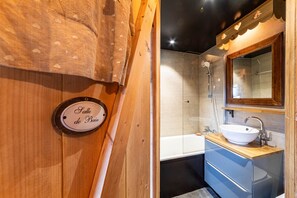 Baignoire, serviettes fournies