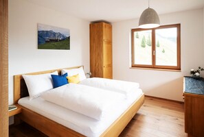 1 غرفة نوم ومكواة/لوح كي وواي فاي مجانًا وملاءات أسرّة