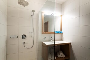 تجهيزات دش، مجففات شعر، مناشف