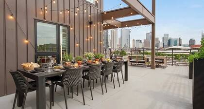 Dreamy Penthouse | Skyline Views| Largest Balcony!
