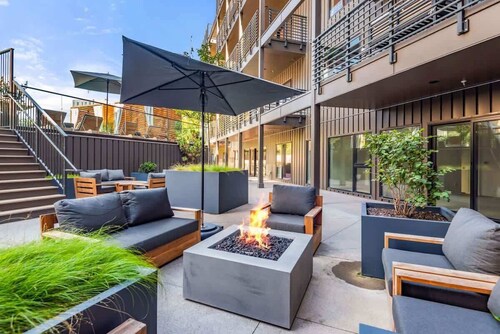 The Grand Social|Designer Condo|Balcony, Pool, Gym