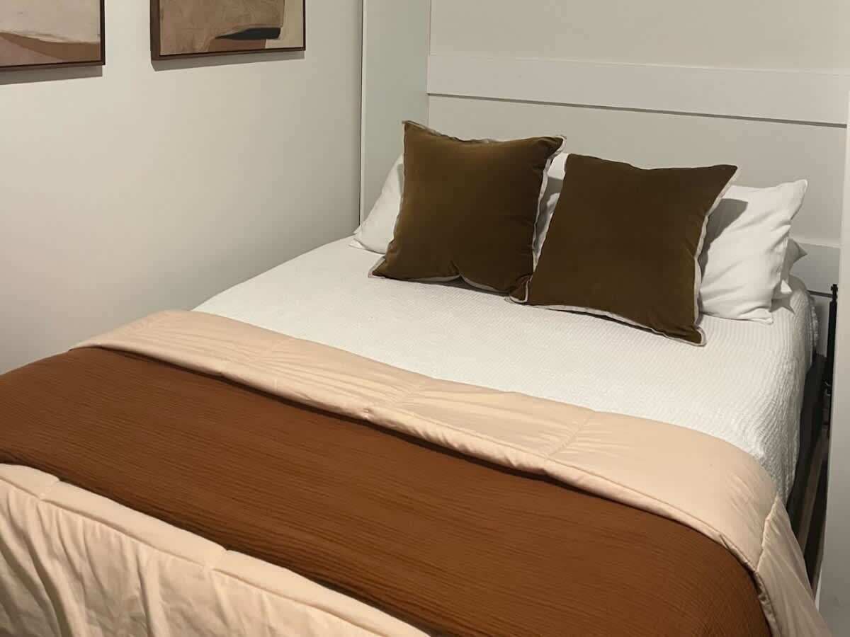 4 bedrooms, iron/ironing board, travel crib, free WiFi