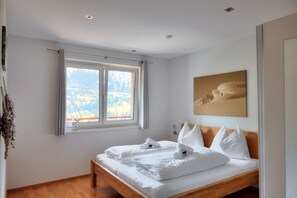 1 dormitori, planxa i posts de planxar, wifi gratuïta i roba de llit 