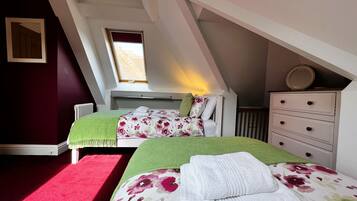 2 chambres, fer et planche à repasser, lit parapluie, Wi-Fi gratuit