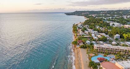 Casa Loba Luxe Unit 3 w/private pool and garden