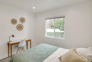 2 bedrooms, desk, iron/ironing board, free WiFi