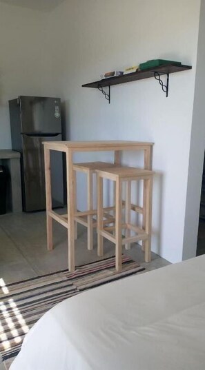 1 bedroom, desk, free WiFi, bed sheets