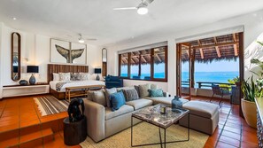 Smart TV, libros y estéreo 