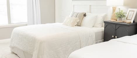 1 habitación, tabla de planchar con plancha, wifi y ropa de cama