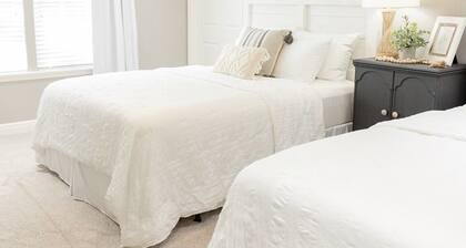 Cozy Home in Montgomery Near Wedding Venues
