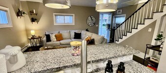 Newly Renovated Saratoga Home - Walkable to town!