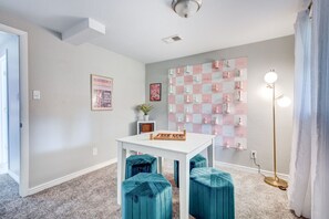 4 chambres, bureau, espace de travail pour ordinateurs portables