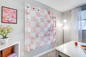 4 slaapkamers, een bureau, een laptopwerkplek, beddengoed
