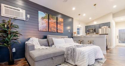 Altmar's Premier Luxury Cabin with Mini Golf