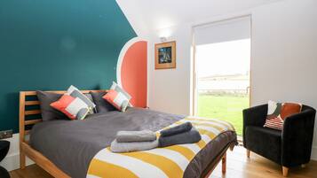 4 bedrooms, individually decorated, individually furnished, free WiFi