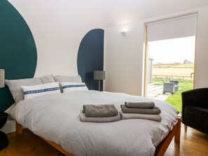 4 kamar tidur dan didekorasi berbeda-beda