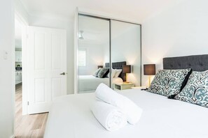 2 bedrooms, desk, iron/ironing board, WiFi