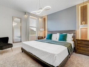 8 habitaciones, tabla de planchar con plancha y cuna de viaje
