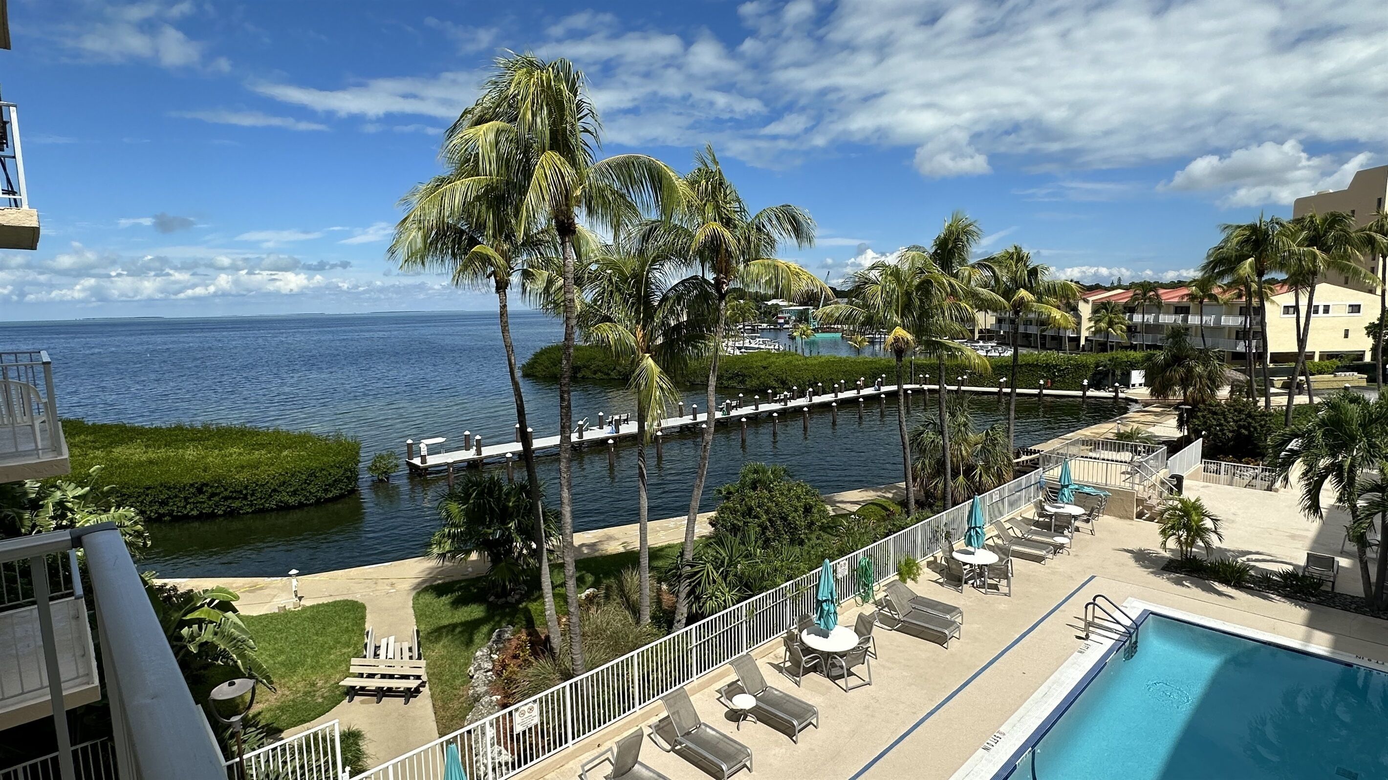 New - beautiful modern W/beautiful open water view