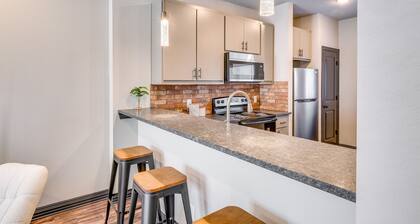 Newly Built 'Corner Hideaway' 3 Mi to Texas A & M