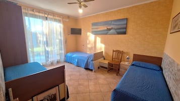 2 Schlafzimmer, Reisekinderbett, kostenloses WLAN, Bettwäsche