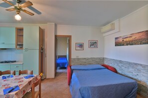 2 Schlafzimmer, Reisekinderbett, kostenloses WLAN, Bettwäsche