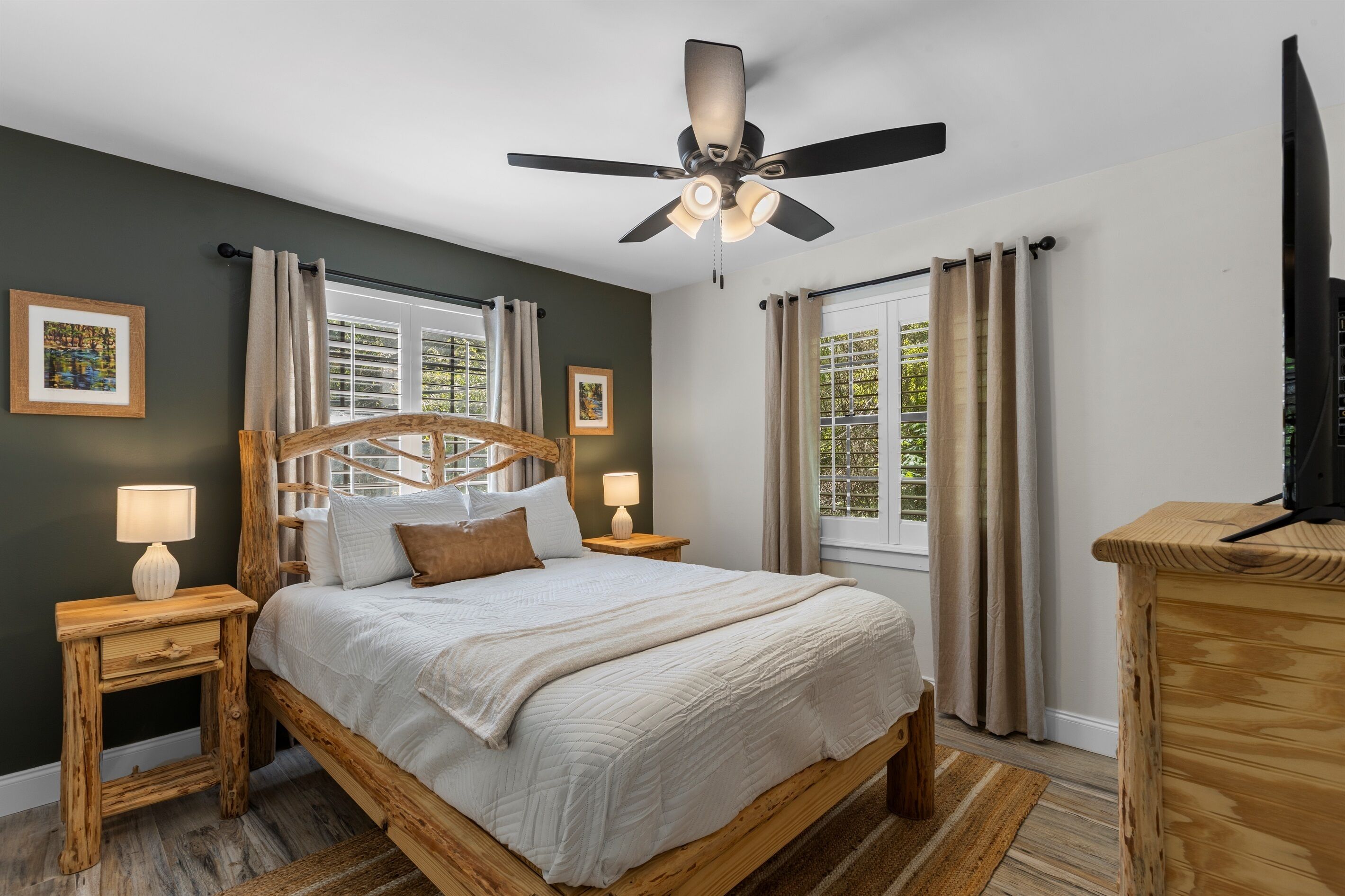 3 habitaciones, tabla de planchar con plancha, wifi y ropa de cama 