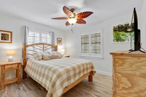 3 bedrooms, iron/ironing board, WiFi, bed sheets