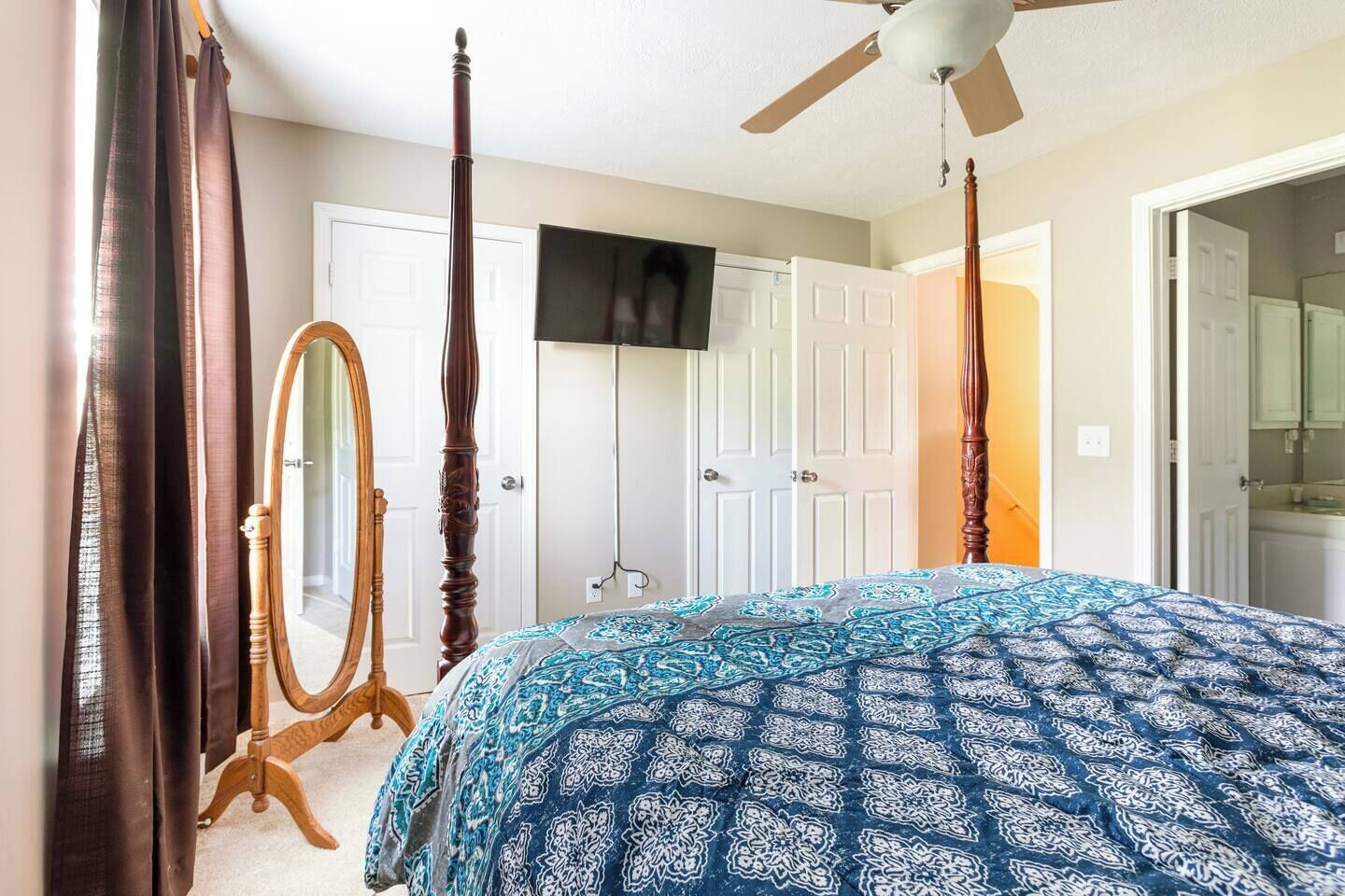 Tabla de planchar con plancha, cuna de viaje y wifi gratis 