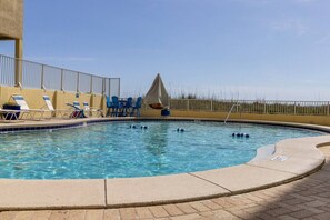 A heated pool - Slice o Paradise - Gulf Front! Walk to Pier Park (Panama City Beach)