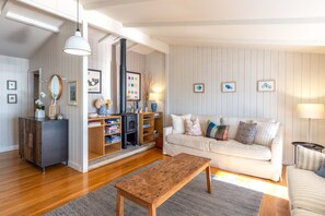 Fernseher, Kamin, Arbeitsbereiche