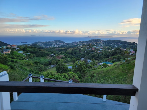 المنطقة المحيطة بالمنشأة