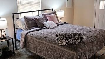 3 bedrooms, iron/ironing board, WiFi, bed sheets