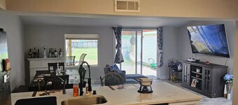 Family House closet to Motor sport, firepit, B.B.Q. and pet friendly. 